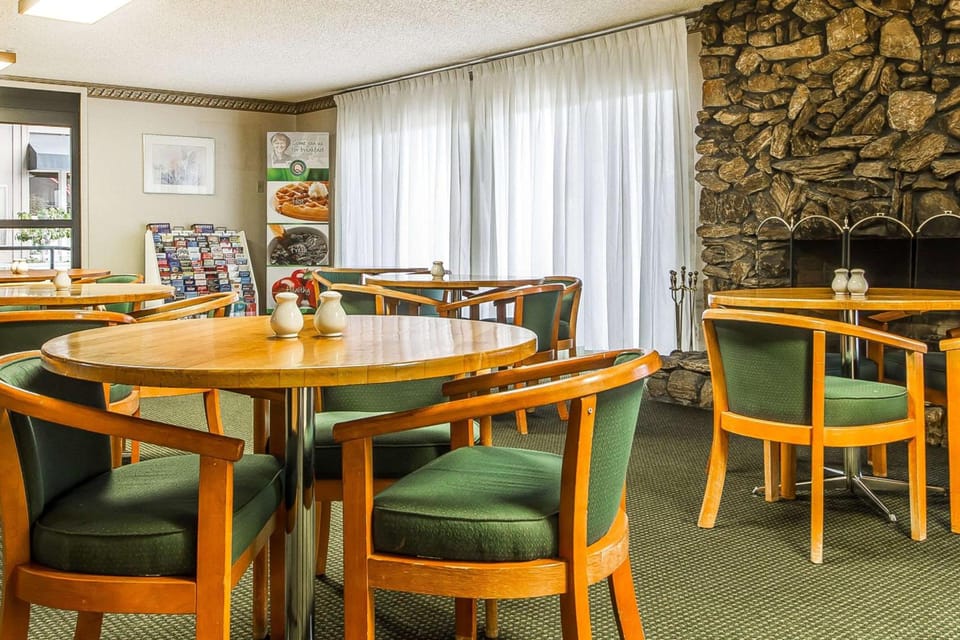 Quality Inn & Suites Silicon Valley Hotel in Santa Clara