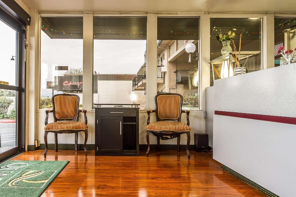 Quality Inn & Suites Silicon Valley Hotel in Santa Clara