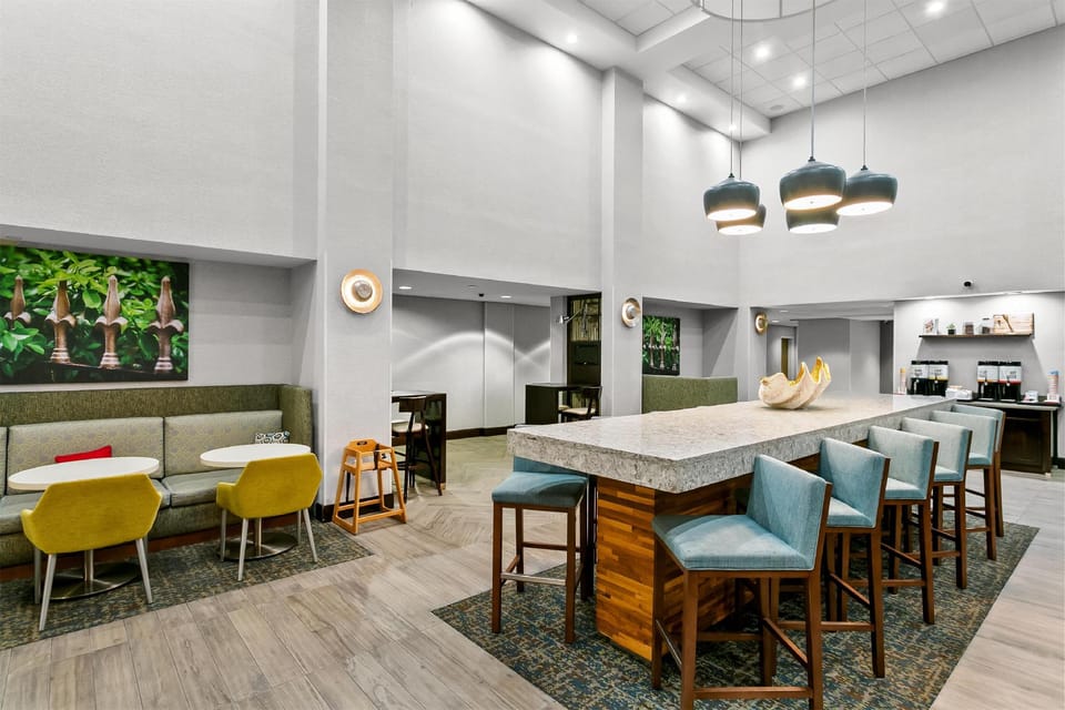 Hampton Inn & Suites Baltimore/Woodlawn Hotel in Woodlawn