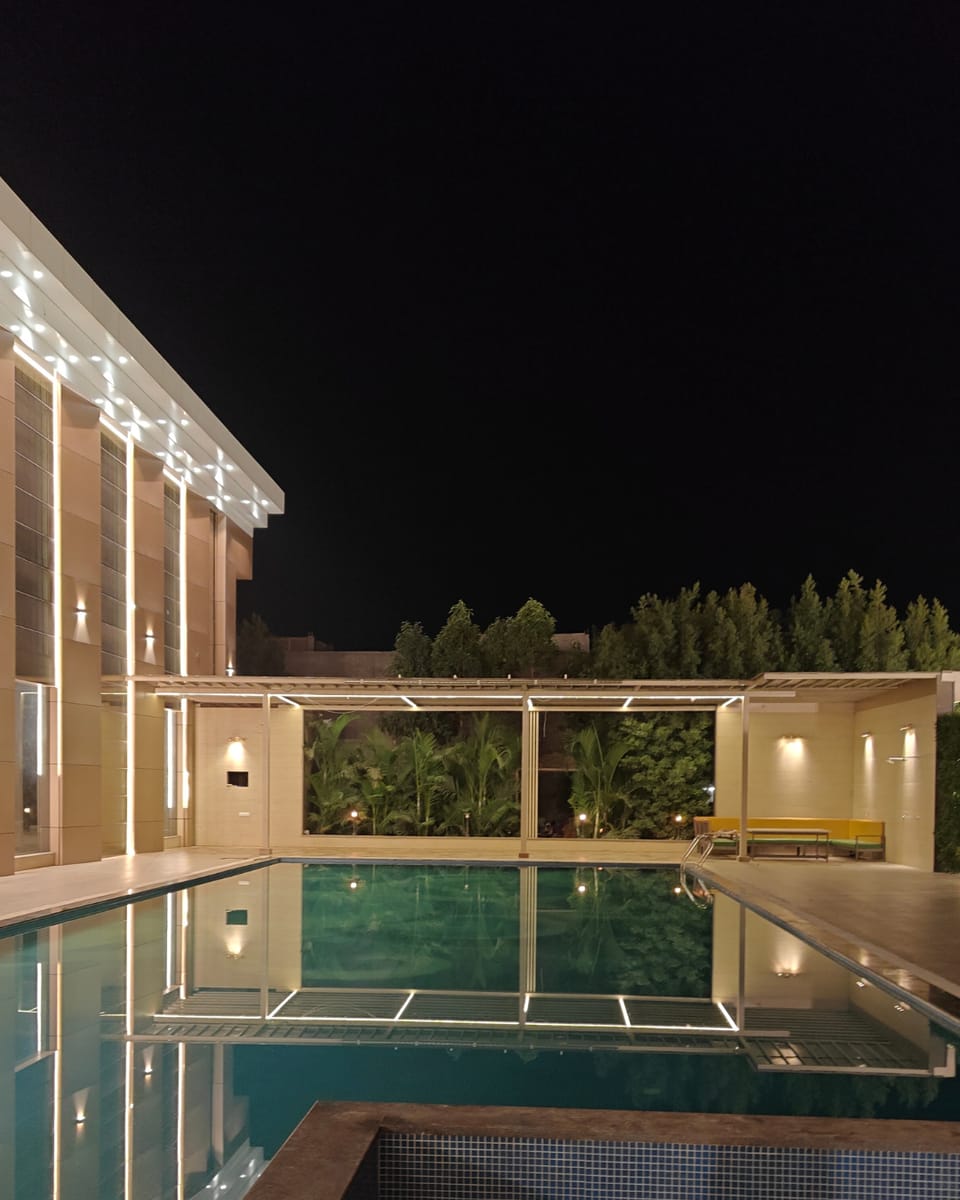 Swimming pool
