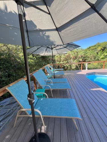 Jungle Cabin with 2 private bed & bath Hotel in Captain Cook