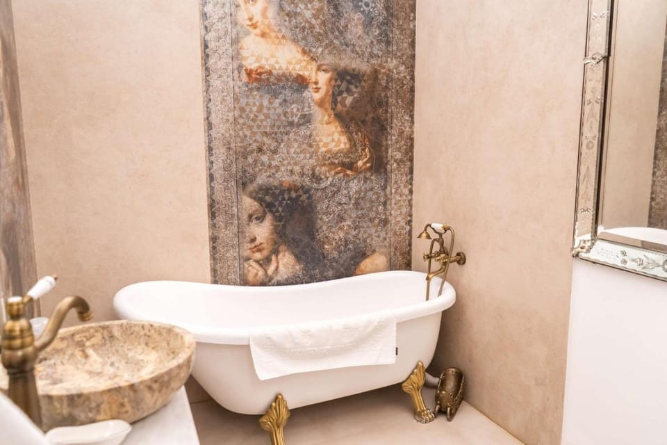 Conacul Coroanei Luxury Boutique Hotel in Bucharest