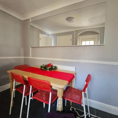 Modern Spacious Rooms 10 Minutes from London Eye Hotel in London Borough of Southwark
