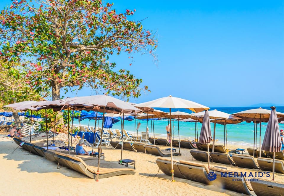 Jomtien Sands Residence - Beachfront, Relax & Amazing Seafood Dining Hotel in Pattaya City