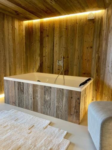 La Perle du Fierain Lodge in Wallonia, Belgium