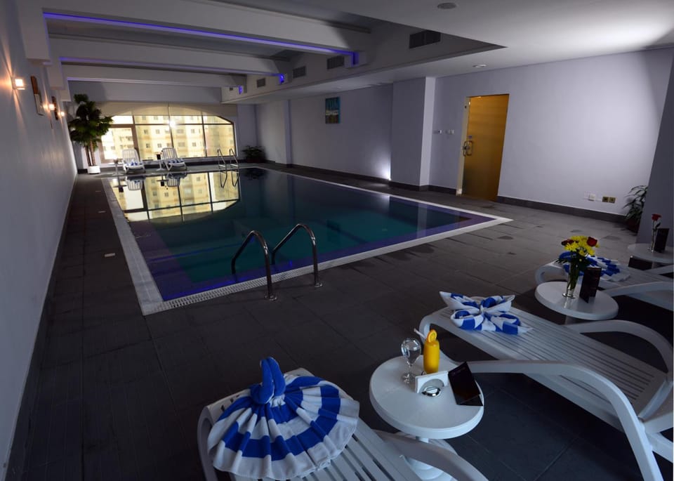 Swimming pool