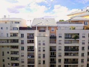 Cozy haven near Paris La Defense Grande Arche Hotel in Courbevoie
