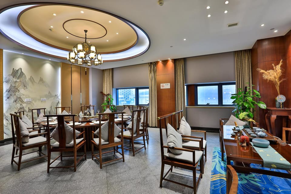 SSAW Boutique Hotel Tonglu World Trade Hotel in Hangzhou