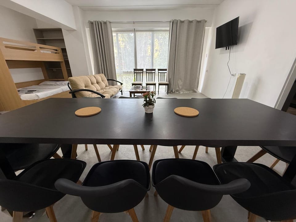 Shared lounge/TV area