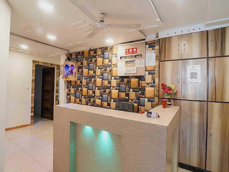 Hotel O Swell Hotel in Ahmedabad