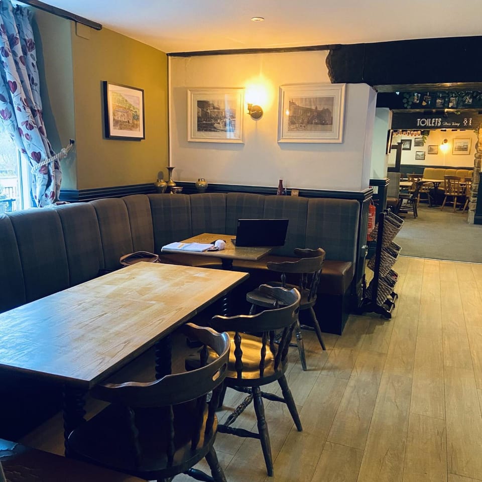 The Ladybower Inn Hotel in High Peak District