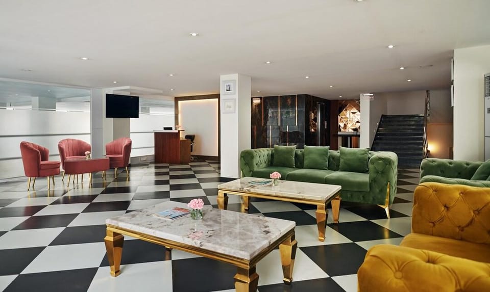 DEVENTURE SAROVAR PORTICO PATEL NAGAR Hotel in New Delhi