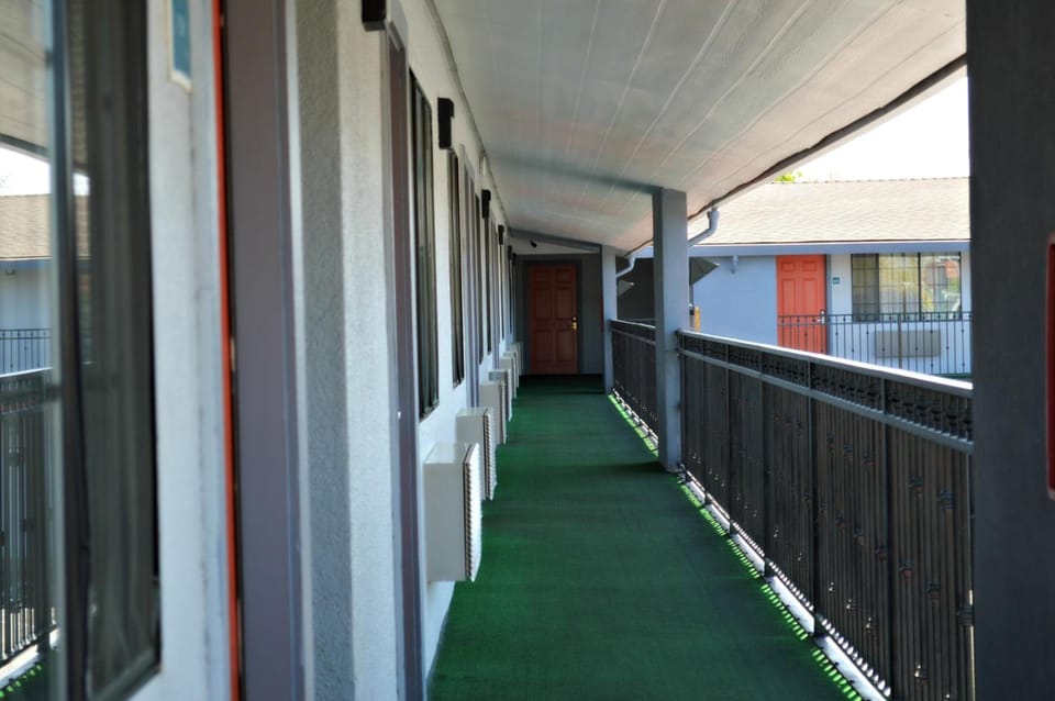 Journey Inn Hotel in Woodland