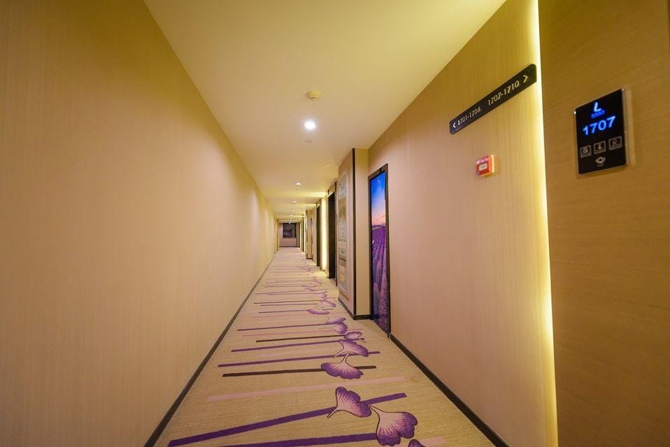 Lavande Hotels (Haining Leather City Yintai) Hotel in Hangzhou