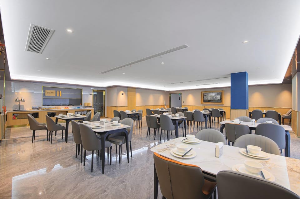 Yilong Anyue Hotel (Nanjing Banqiao Wuyue Plaza) Hotel in Nanjing