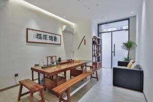 Four Seasons Yijing Hotel (Jinhua High-speed Railway Station Yintai City Branch) Hotel in Zhejiang