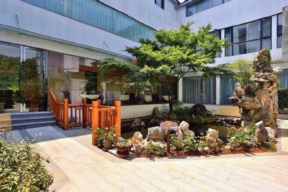 Mansion New Century Hotel in Hangzhou