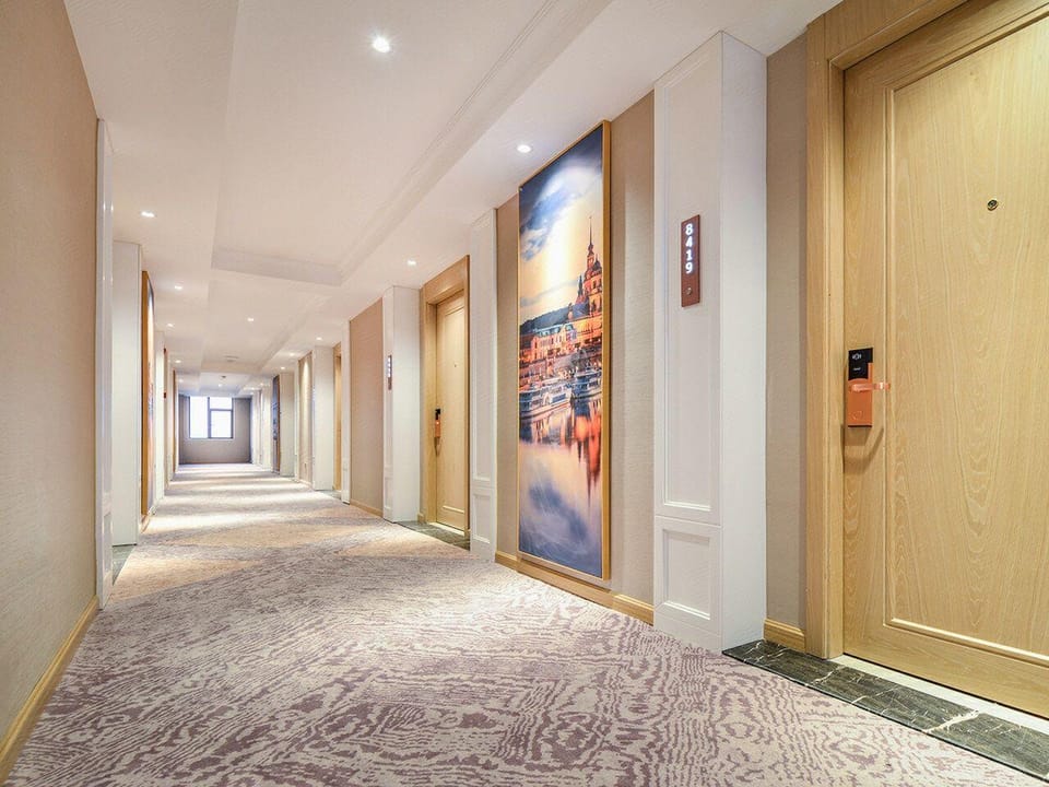 Vienna Zhihao Hotel (Hengxi Dongqianhu Branch) Hotel in Zhejiang