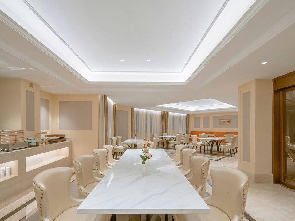 Vienna Hotel (Peixian Hanhuafu Branch) Hotel in Jiangsu