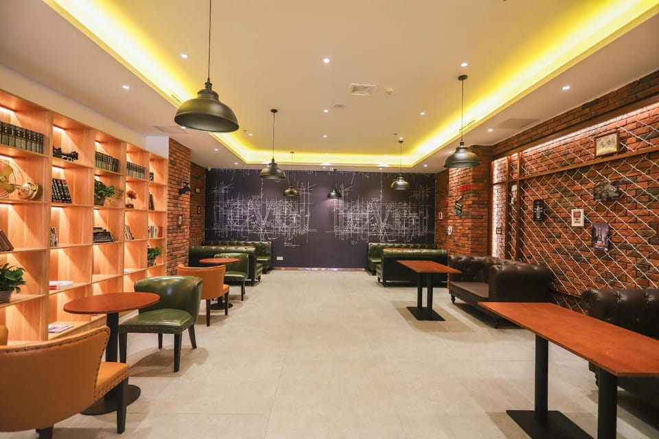 James Joyce Coffetel Hotel in China