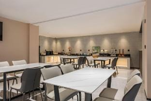 Huaju Hotel (Yangzhou Slender West Lake Wutinglong Toy City) Hotel in Jiangsu