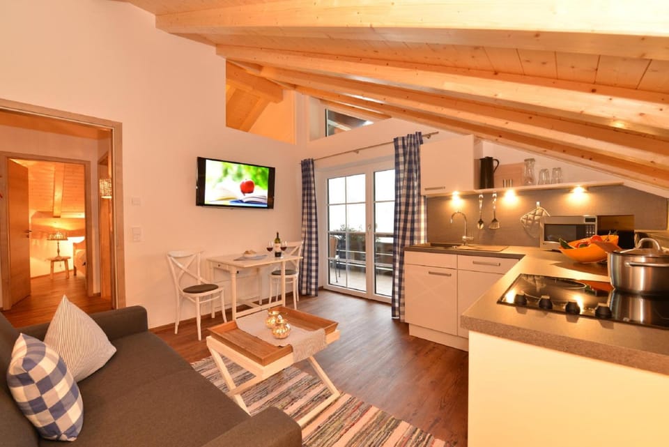 Alpenhaus Steiner - Top-Ferienwohnungen - Sommer-Bergbahn inklusive Hotel in Oberstdorf