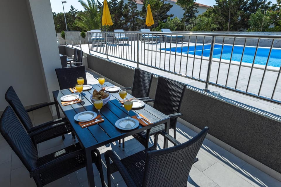 Apartments & Rooms Villa Casia Hotel in Novalja