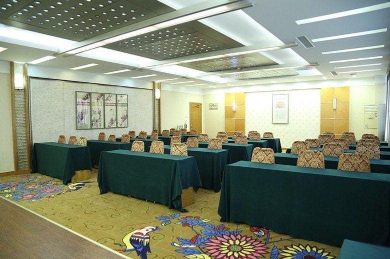 Weifang First Hotel Hotel in Shandong