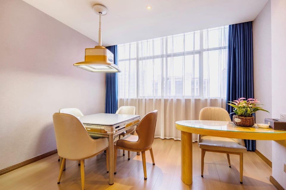 Super 8 Select Hotel (Yangzhou Jiangdu Passenger Transport Station) Hotel in Jiangsu