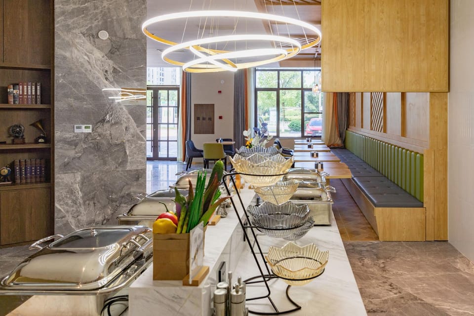 The pure bath platinum hotel (Ma'anshan Xiushan County High Speed Rail East Station Store) Hotel in Nanjing