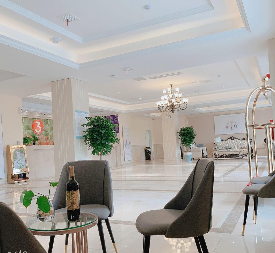 Vienna 3 Best Hotel(Lingbiqishi Park Shop) Hotel in Jiangsu