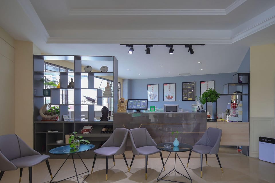Vienna 3 Best Hotel(Lingbiqishi Park Shop) Hotel in Jiangsu
