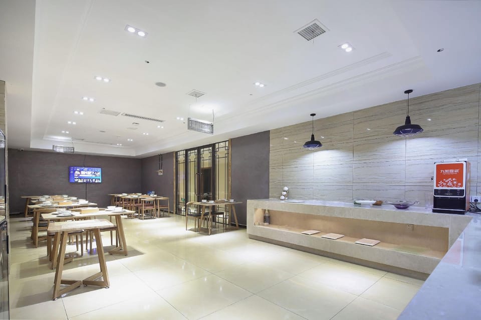 Vienna 3 Best Hotel(Lingbiqishi Park Shop) Hotel in Jiangsu