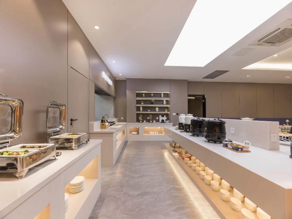 Xingcheng Hotel (Taihu Road branch, Wuyue Plaza, Huzhou) Hotel in Suzhou