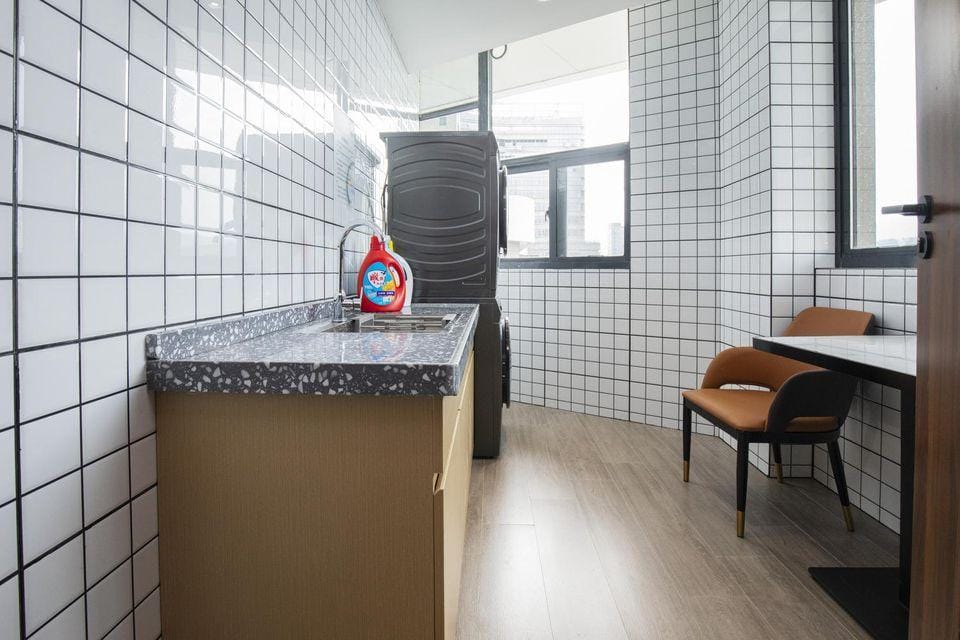 Qingmu Platinum Hotel (Nanjing Maternity and Child Health Hospital Dingjiazhuang Metro Station) Hotel in Nanjing