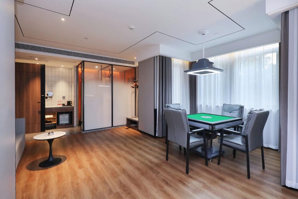 Qingmu Platinum Hotel (Changzhou Tianning Zhenglu Branch) Hotel in Suzhou