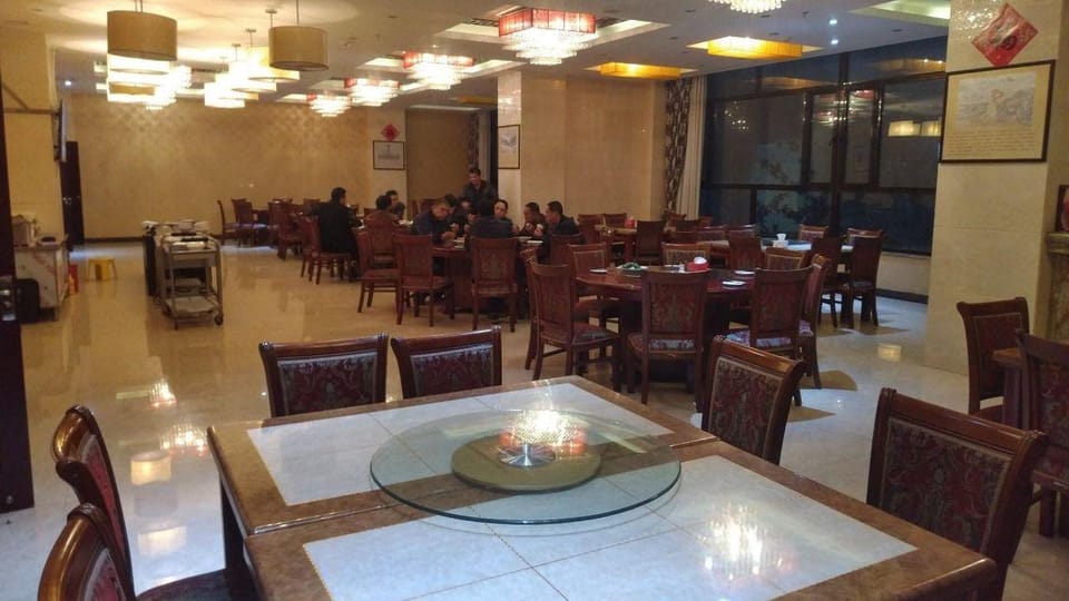 Xinlongmen Inn Hotel in China