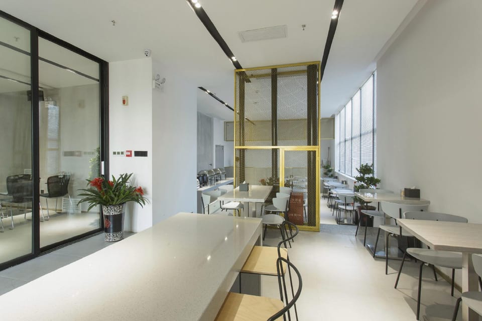 S.Top Hotel Hotel in China