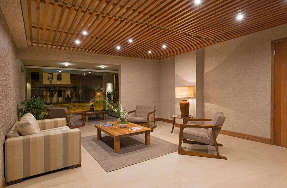 Shared lounge/TV area