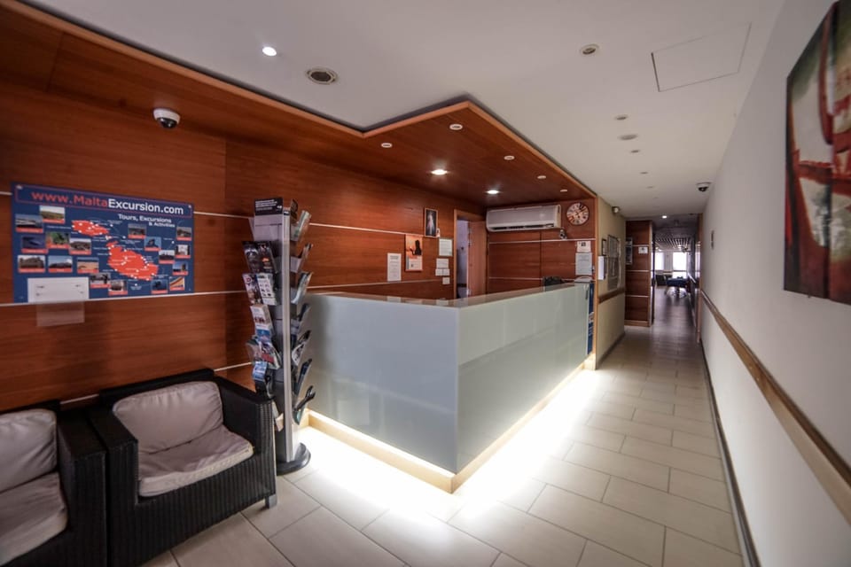 Qawra Point Holiday Complex Apartment hotel in Saint Paul's Bay