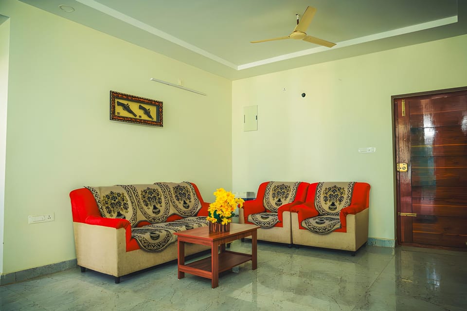 Varahi Grand Home Stay Hotel in Tirupati