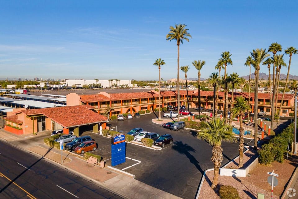 Howard Johnson by Wyndham Phoenix Airport/Downtown Area Hotel in Phoenix