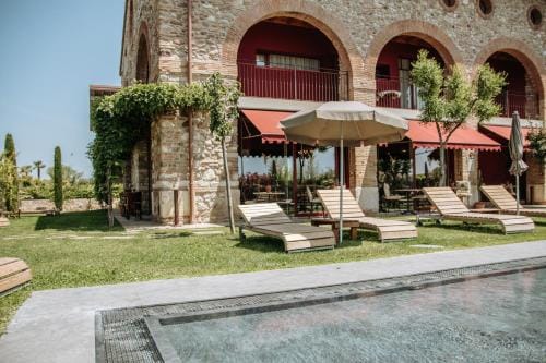 Le Greghe Suites Hotel in Lake Garda