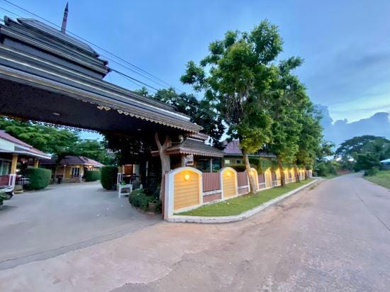 Chomwang resort Hotel in Laos