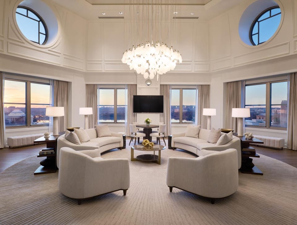 Shared lounge/TV area