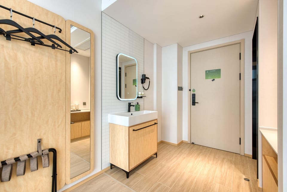 Hi Inn Nanjing Gaochun Xiefeng Life Plaza Hotel in Nanjing
