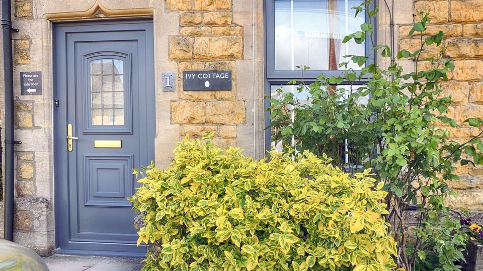 Ivy Cottage Hotel in Cheltenham