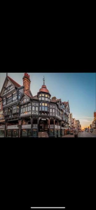 Watergate Street Apartment Hotel in Chester