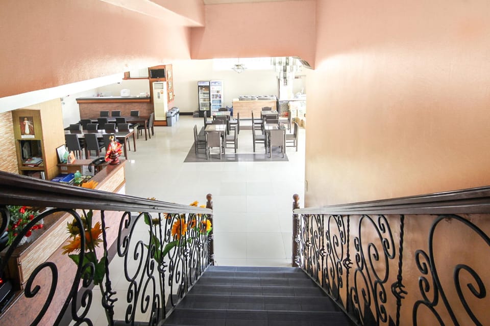Jy Crown Palace Hotel in Lapu-Lapu City