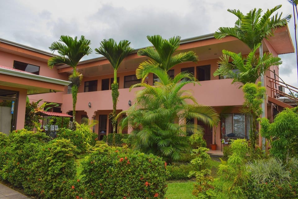 Hotel La Choza Inn Hotel in La Fortuna